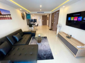 Large Luxury, Pool View, Grand Avenue, Pattaya E202